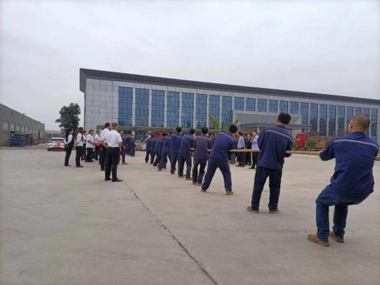 力“拔”山兮，“河”作共贏——濟(jì)寧天力員工歡度國(guó)慶假期之拔河比賽